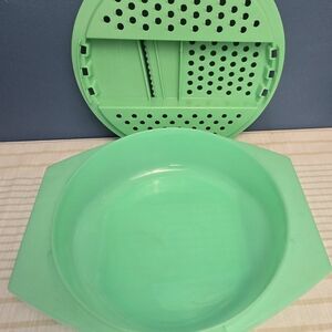 Tupperware Jadeite Green Kitchen Grater and Bowl Set